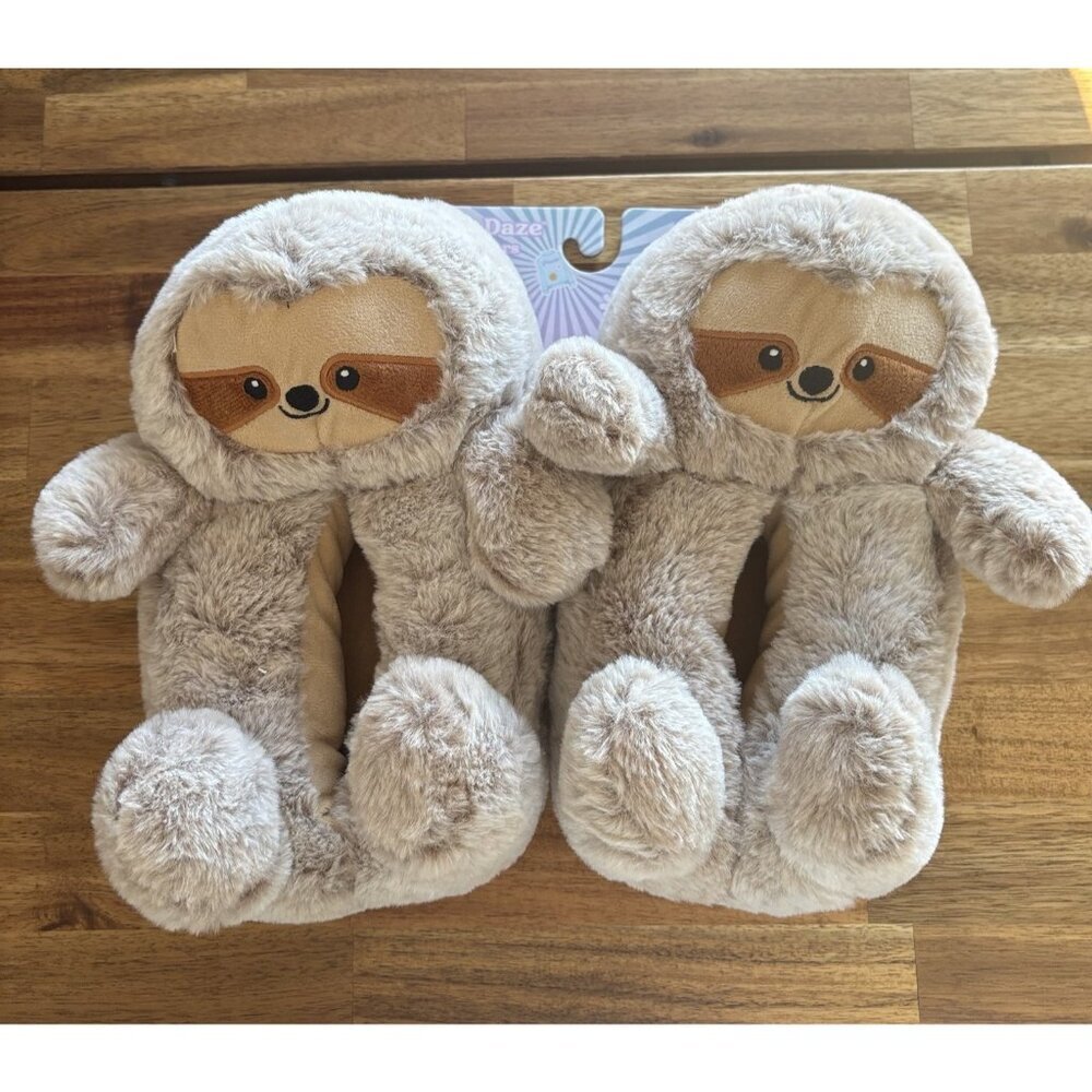 Rainbow Daze Sloth Animal Plush Women's Slippers Size M 7/8‎ Stuffed Animal NWT